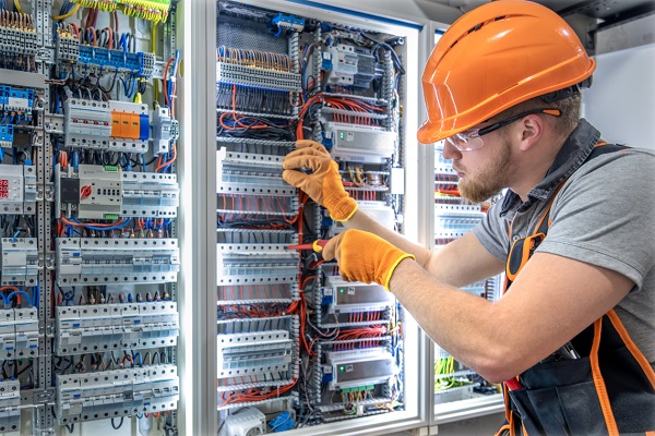 Electricieni